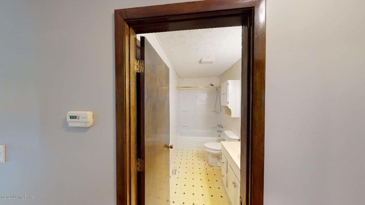 84 Meadowview Estates Road Clarkson, KY 42726 - Photo 24 of 43 84-Meadowview-05292020_191358