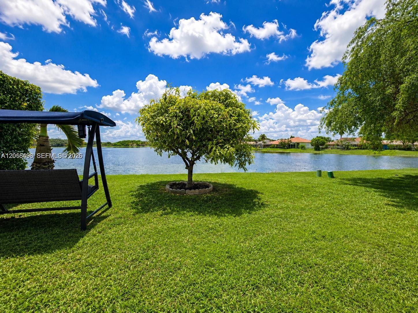 963 Falling Water Road Weston, FL 33326 - Photo 29 of 29 Gallery Image 29