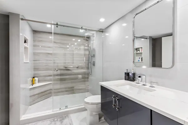 $7,500 | 1900 Consulate Place, Unit 2104, West Palm Beach, FL 33401