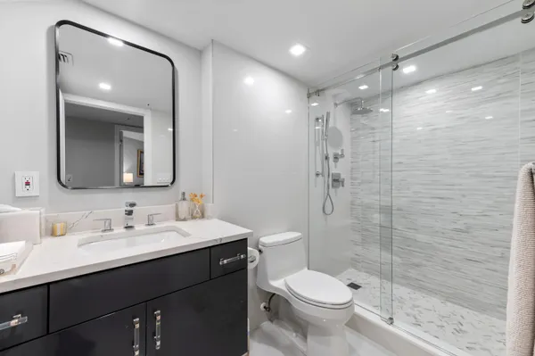 $7,500 | 1900 Consulate Place, Unit 2104, West Palm Beach, FL 33401