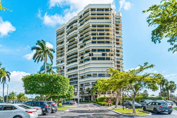 $7,500 | 1900 Consulate Place, Unit 2104, West Palm Beach, FL 33401