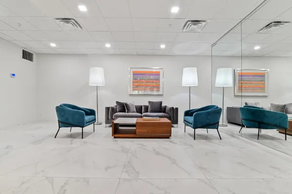 $7,500 | 1900 Consulate Place, Unit 2104, West Palm Beach, FL 33401