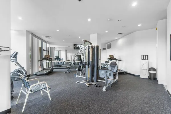 $7,500 | 1900 Consulate Place, Unit 2104, West Palm Beach, FL 33401