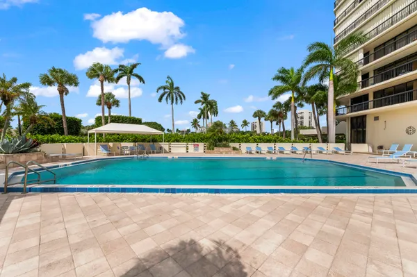 $7,500 | 1900 Consulate Place, Unit 2104, West Palm Beach, FL 33401