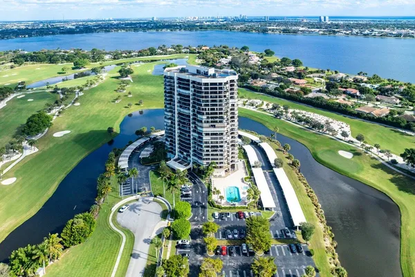 $7,500 | 1900 Consulate Place, Unit 2104, West Palm Beach, FL 33401