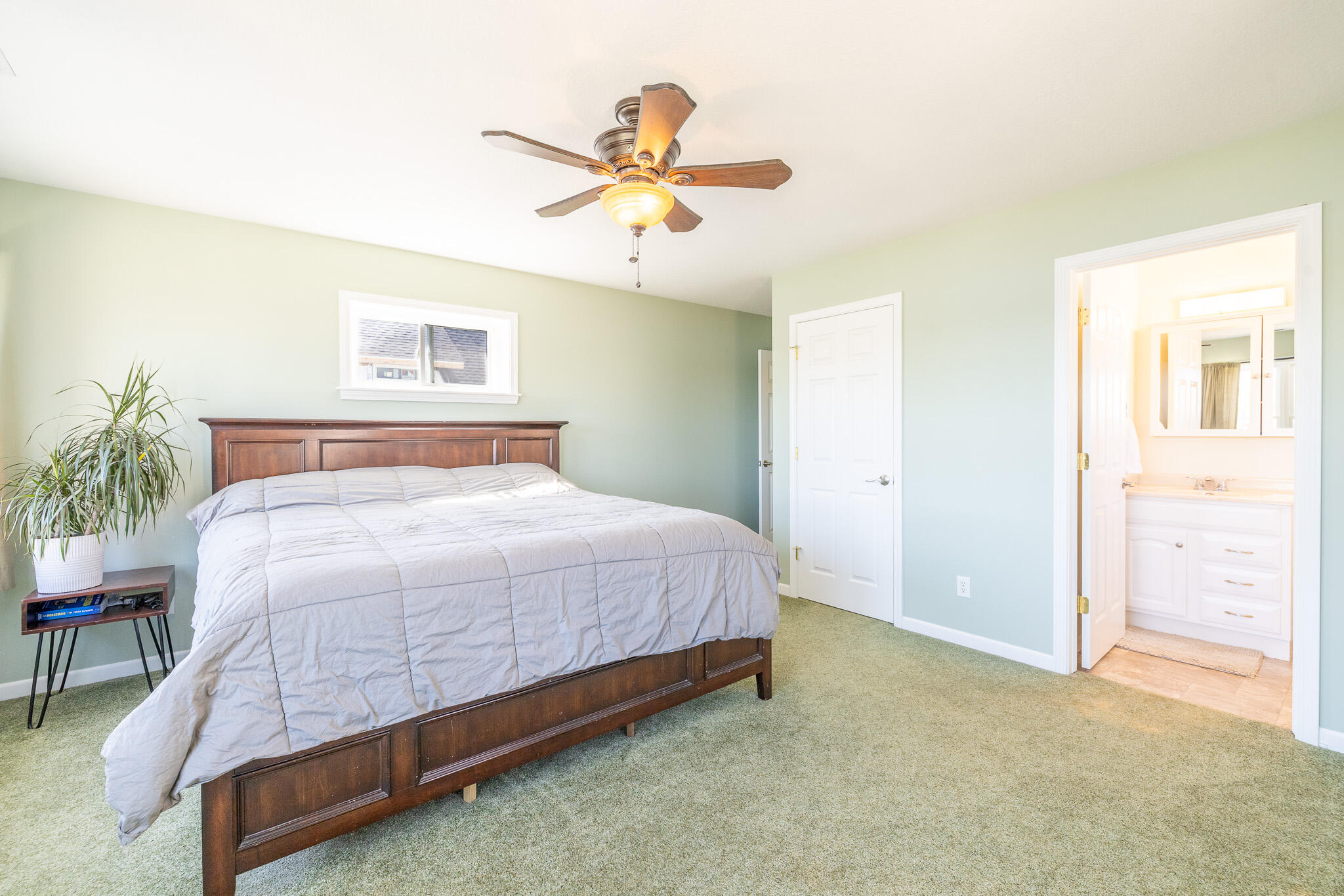 252 Evans Trail Tipton, MI 49287 - Photo 22 of 42 Primarty Bedroom