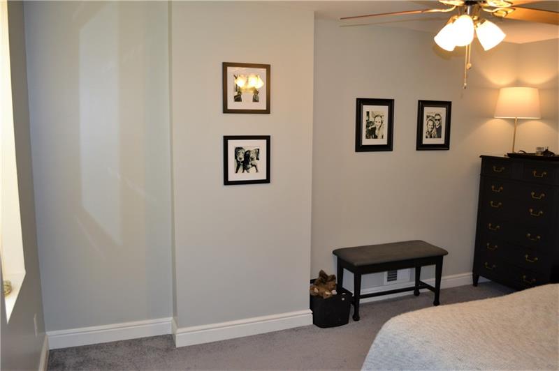 342 Service Way Pittsburgh, PA 15201 - Photo 15 of 23 MASTER BEDROOM