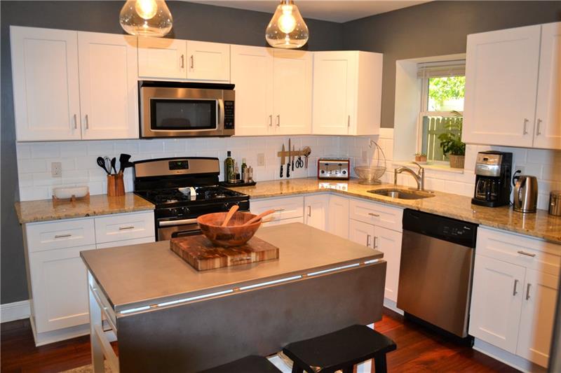 342 Service Way Pittsburgh, PA 15201 - Photo 8 of 23 KITCHEN