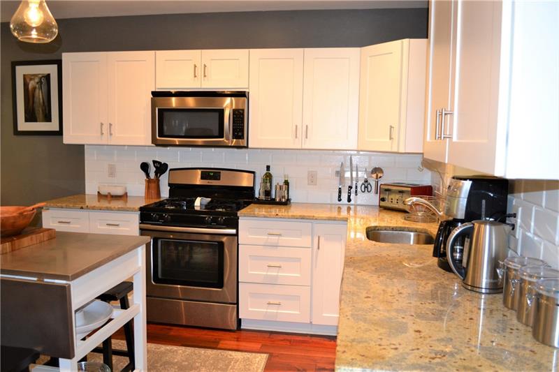 342 Service Way Pittsburgh, PA 15201 - Photo 9 of 23 KITCHEN