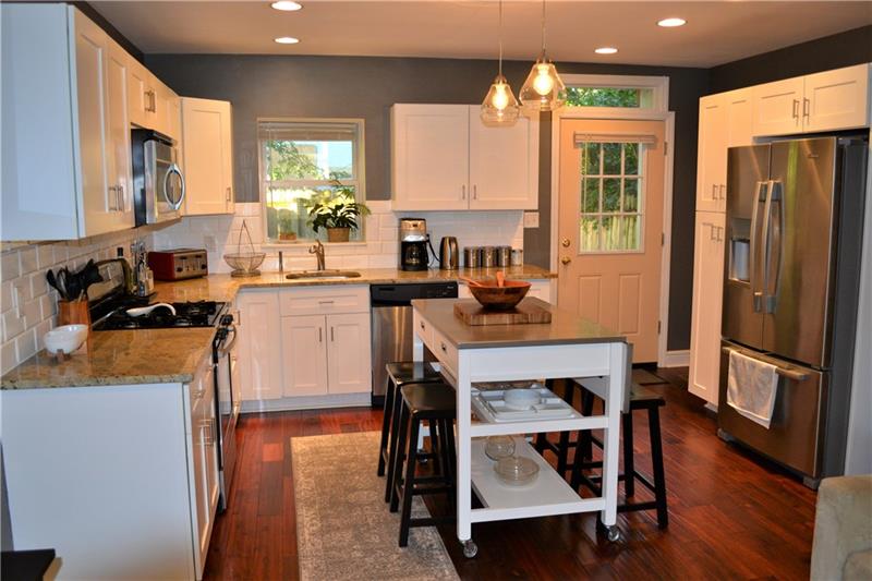 342 Service Way Pittsburgh, PA 15201 - Photo 10 of 23 KITCHEN