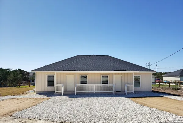 $1,200 | 208 Crestview Lane, Spring Branch, TX 78070