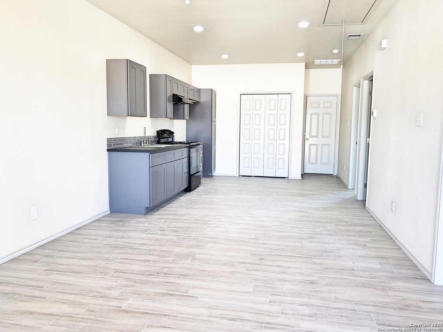 208 Crestview Lane Spring Branch, TX 78070 - Photo 2 of 8