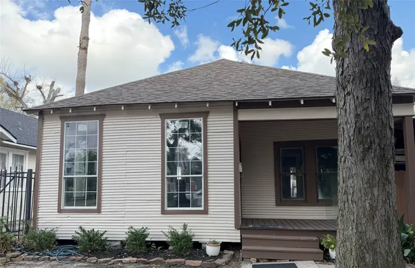 $2,950 | 1418 Yale Street, Houston, TX 77008