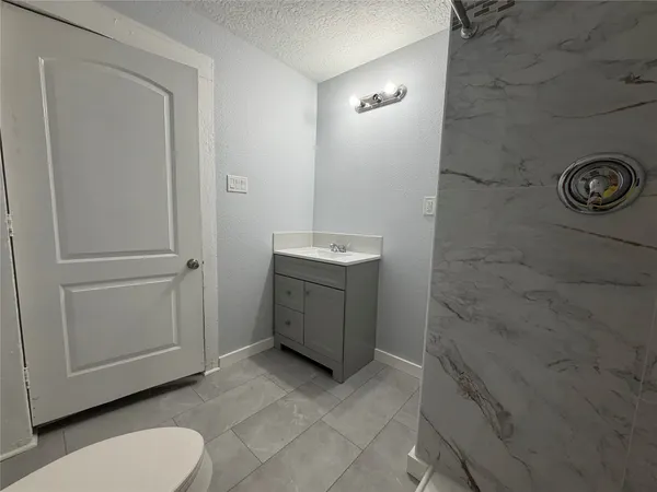 $2,950 | 1418 Yale Street, Houston, TX 77008