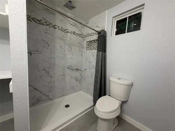 $2,950 | 1418 Yale Street, Houston, TX 77008