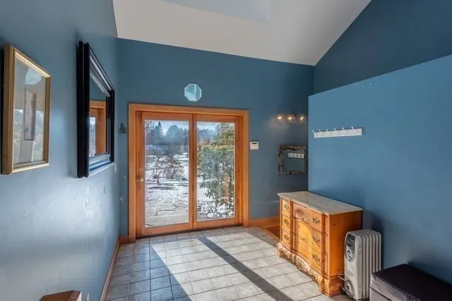 a view of an entryway