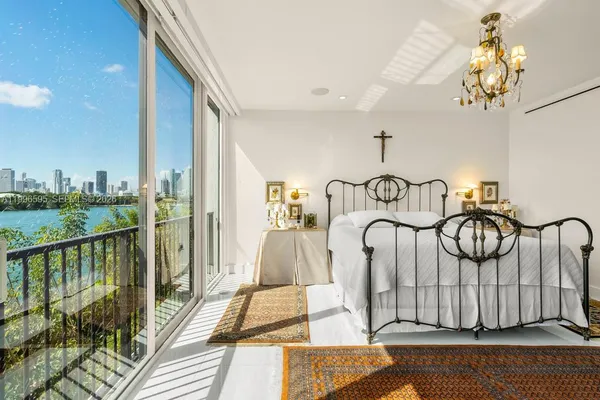 $23,500 | 1000 Venetian Way, Unit 105, Miami, FL 33139