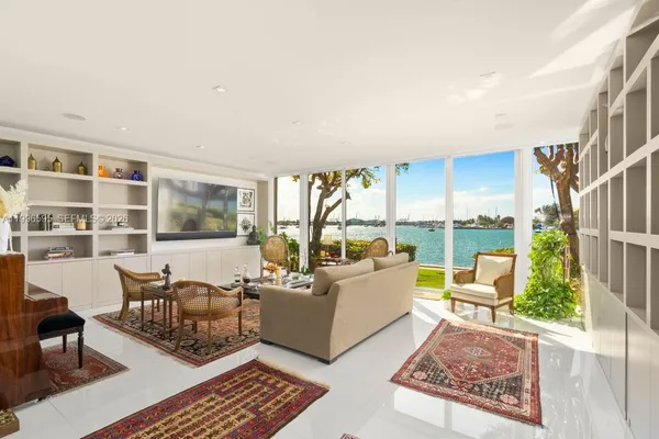 $23,500 | 1000 Venetian Way, Unit 105, Miami, FL 33139