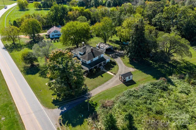 $525,000 | 2461 Startown Road, Newton, NC 28658