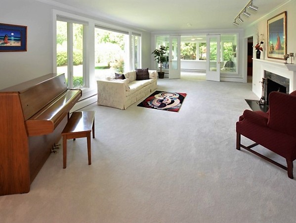 42 Gordon Road Newton, MA 02468 - Photo 3 of 29