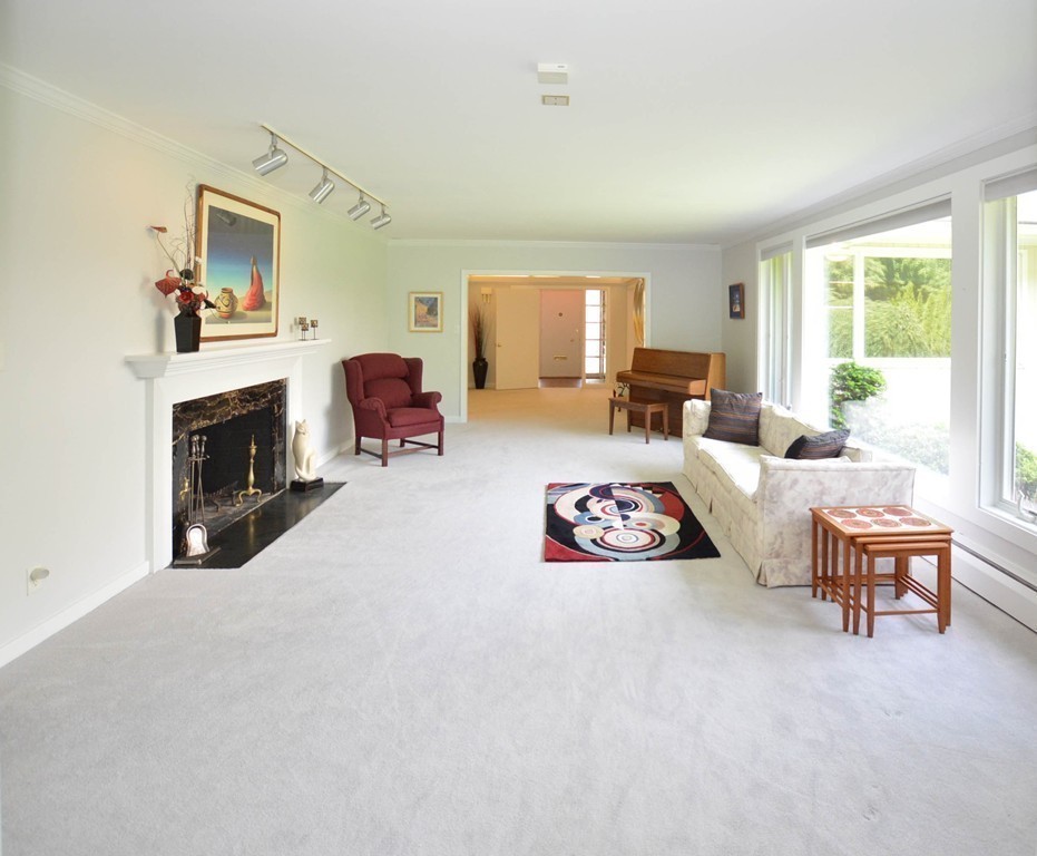 42 Gordon Road Newton, MA 02468 - Photo 4 of 29