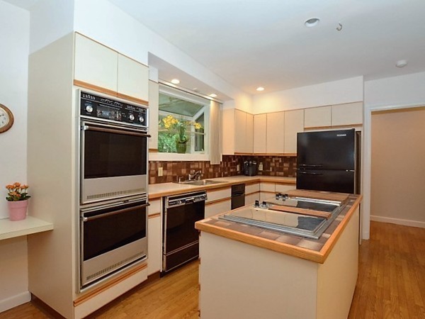 42 Gordon Road Newton, MA 02468 - Photo 10 of 29