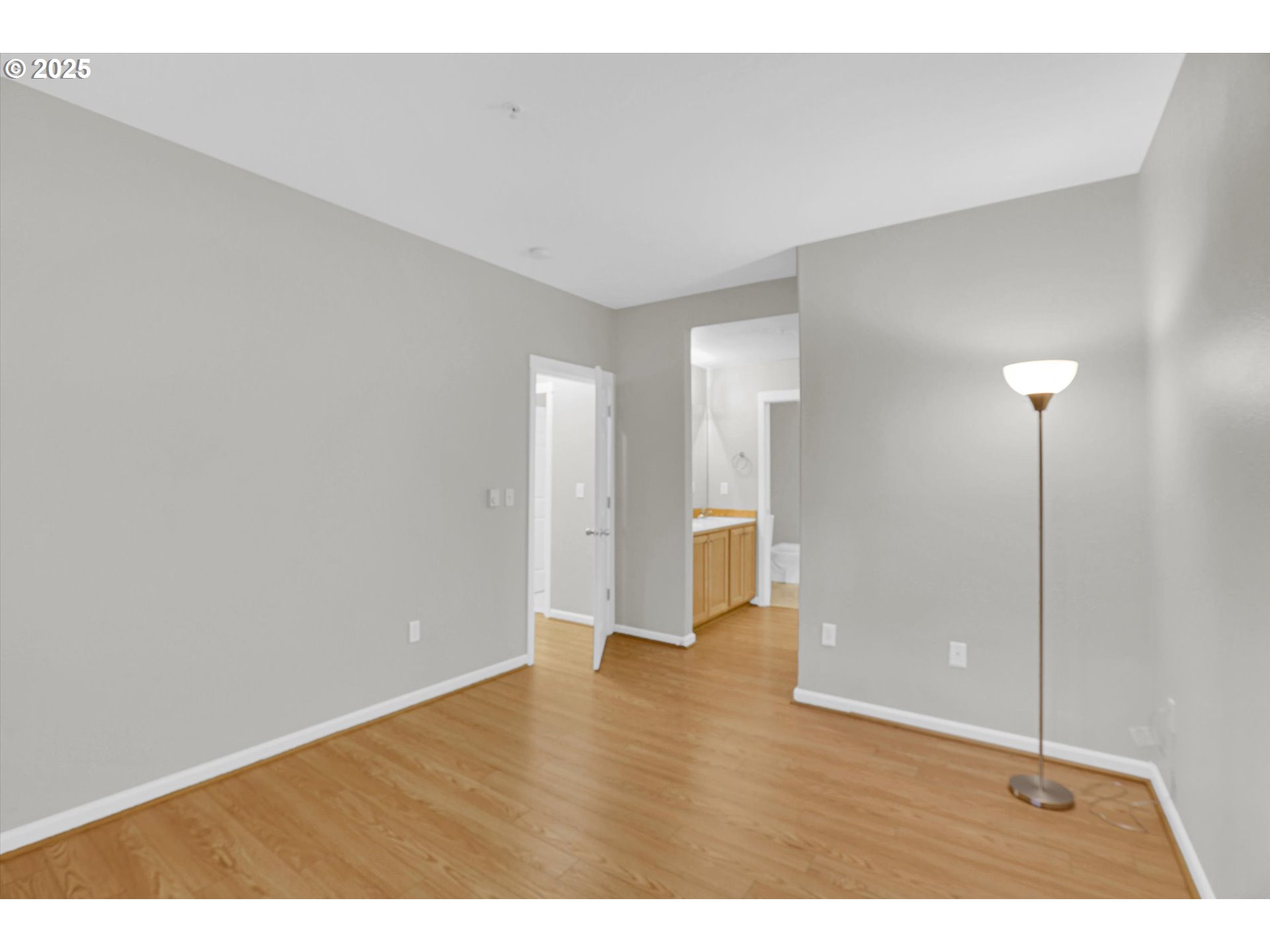 14815 Southwest Sandhill Loop, Unit 102 Beaverton, OR 97007 - Photo 13 of 21 Gallery Image 13