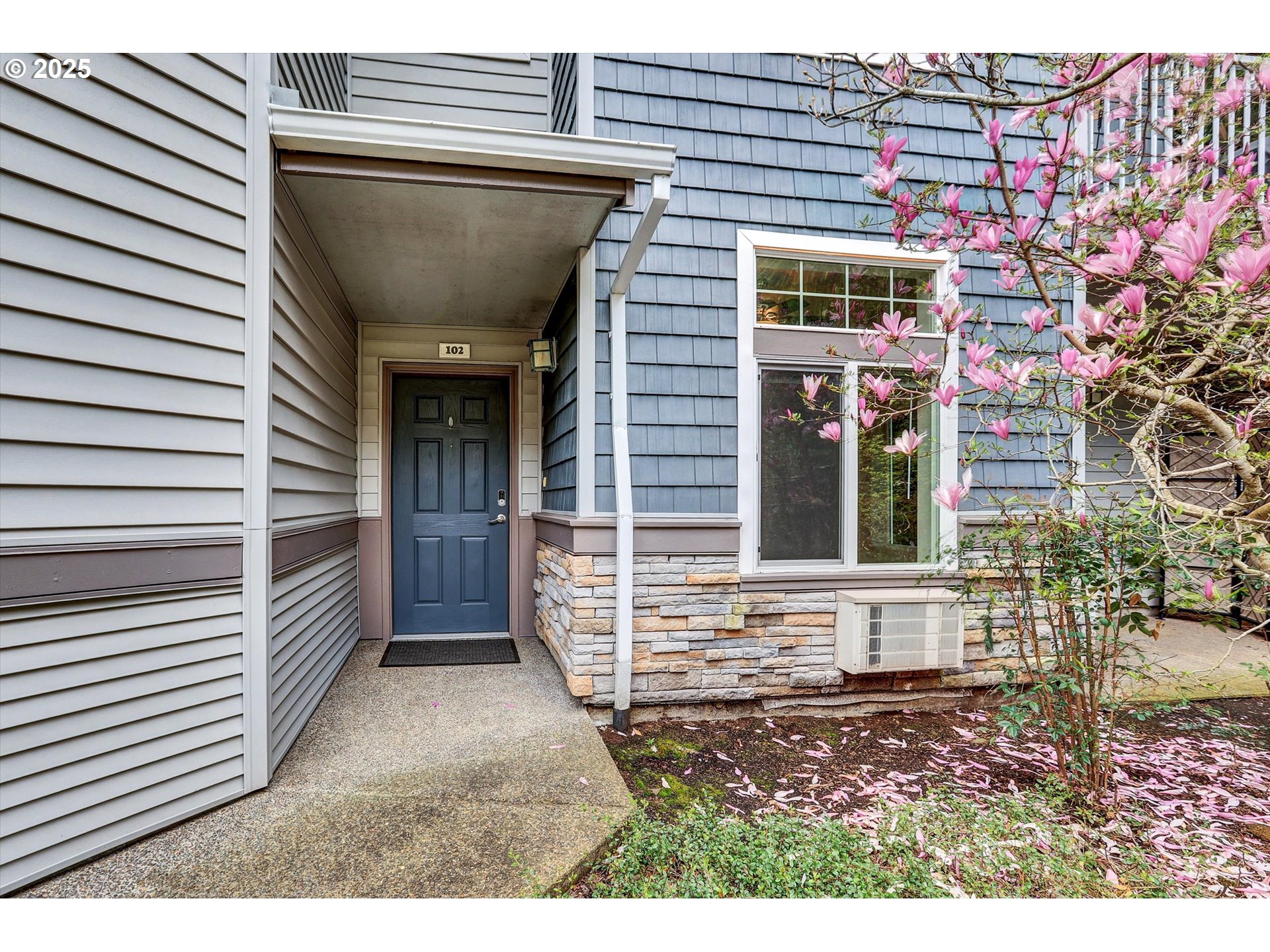 14815 Southwest Sandhill Loop, Unit 102 Beaverton, OR 97007 - Photo 2 of 21 Gallery Image 2