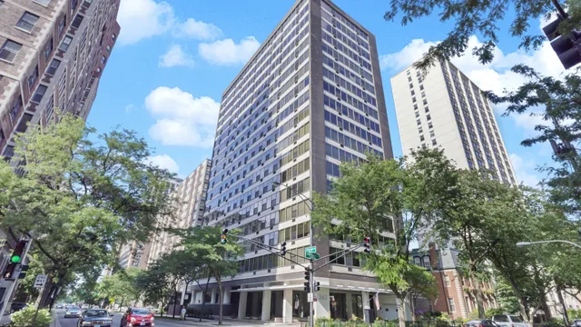 $3,850 | 360 West Wellington Avenue, Unit 2B, Chicago, IL 60657