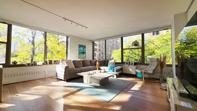 $3,850 | 360 West Wellington Avenue, Unit 2B, Chicago, IL 60657