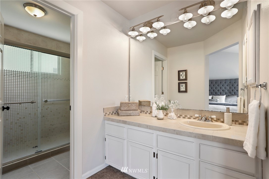 12704 Northeast 200th Place Bothell, WA 98011 - Photo 16 of 35 Gallery Image 16
