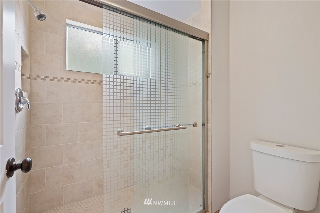 12704 Northeast 200th Place Bothell, WA 98011 - Photo 17 of 35 Gallery Image 17