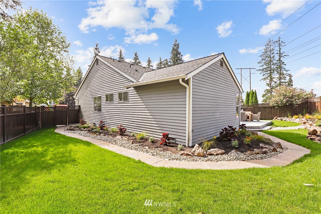 12704 Northeast 200th Place Bothell, WA 98011 - Photo 32 of 35 Gallery Image 32