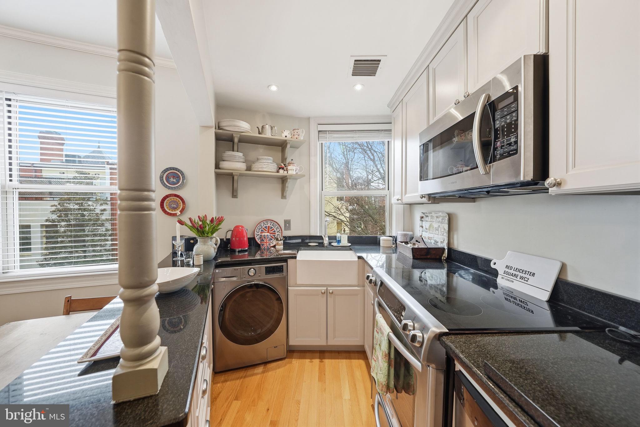 18 9th Street Northeast, Unit 307 Washington, DC 20002 - Photo 4 of 31 Kitchen