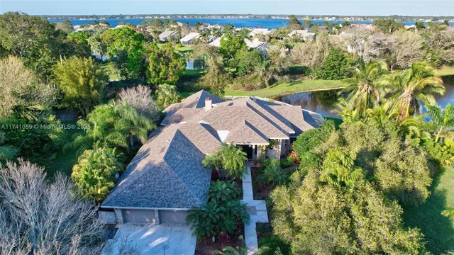 $920,000 | 2400 Northwest Lakeridge Drive, Palm City, FL 34990