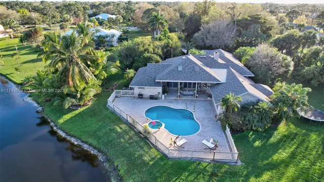 $920,000 | 2400 Northwest Lakeridge Drive, Palm City, FL 34990