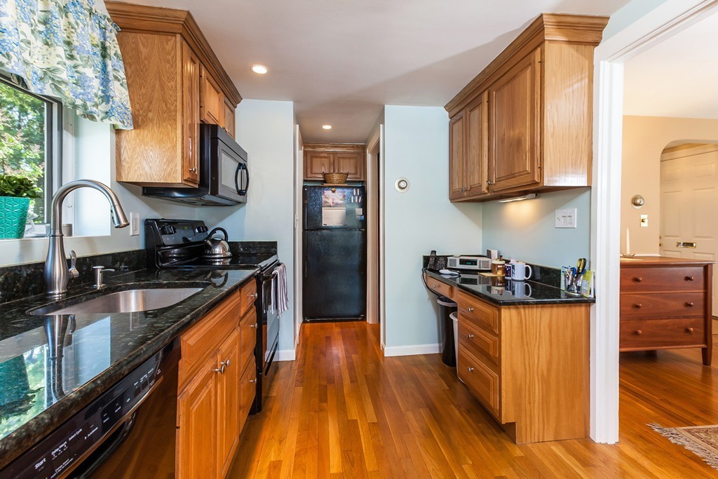 60 Sims Road Quincy, MA 02170 - Photo 5 of 28 Gallery Image 5