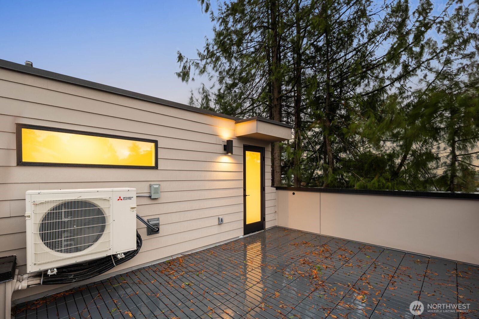 939 North 87th Street, Unit A Seattle, WA 98103 - Photo 22 of 35