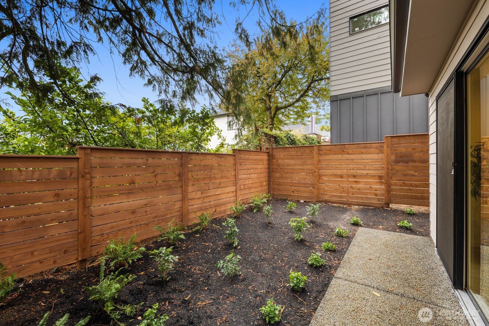 939 North 87th Street, Unit A Seattle, WA 98103 - Photo 23 of 35