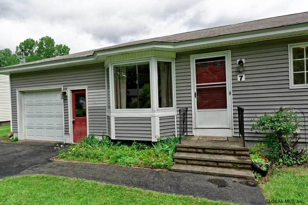 7 Riverview Terrace Rensselaer, NY 12144 - Photo 2 of 21 Photo 2