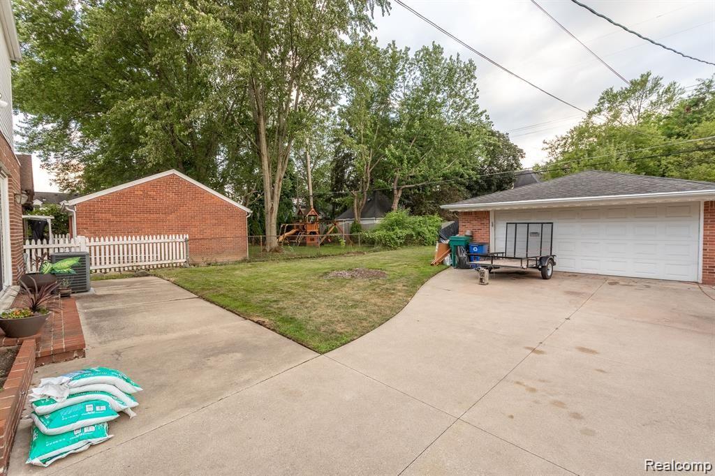 1263 Whittier Road Grosse Pointe Park, MI 48230 - Photo 34 of 39
