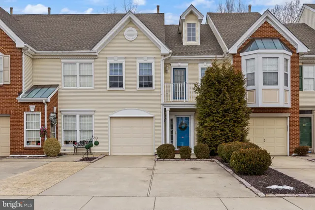 $2,600 | 177 La Costa Drive, Blackwood, NJ 08012