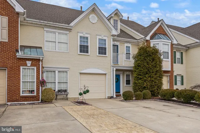 $2,600 | 177 La Costa Drive, Blackwood, NJ 08012