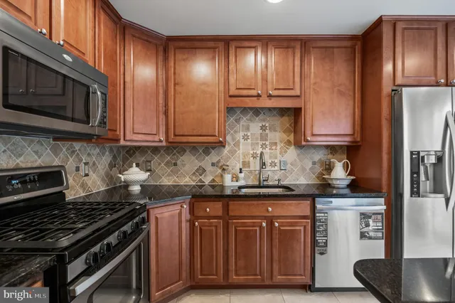 $2,600 | 177 La Costa Drive, Blackwood, NJ 08012