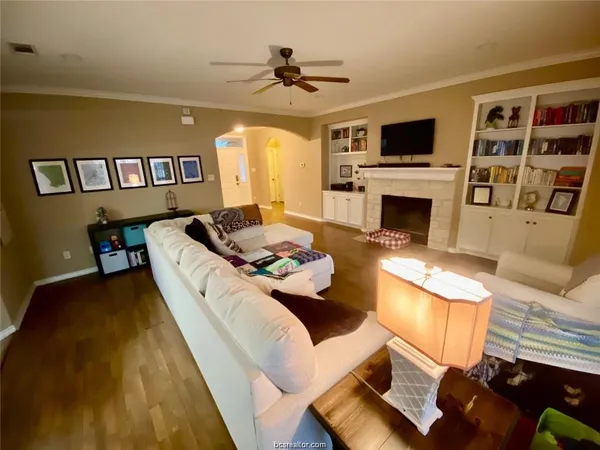 $2,175 | 603 Clovis Court, College Station, TX 77845