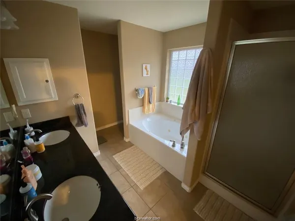 $2,175 | 603 Clovis Court, College Station, TX 77845