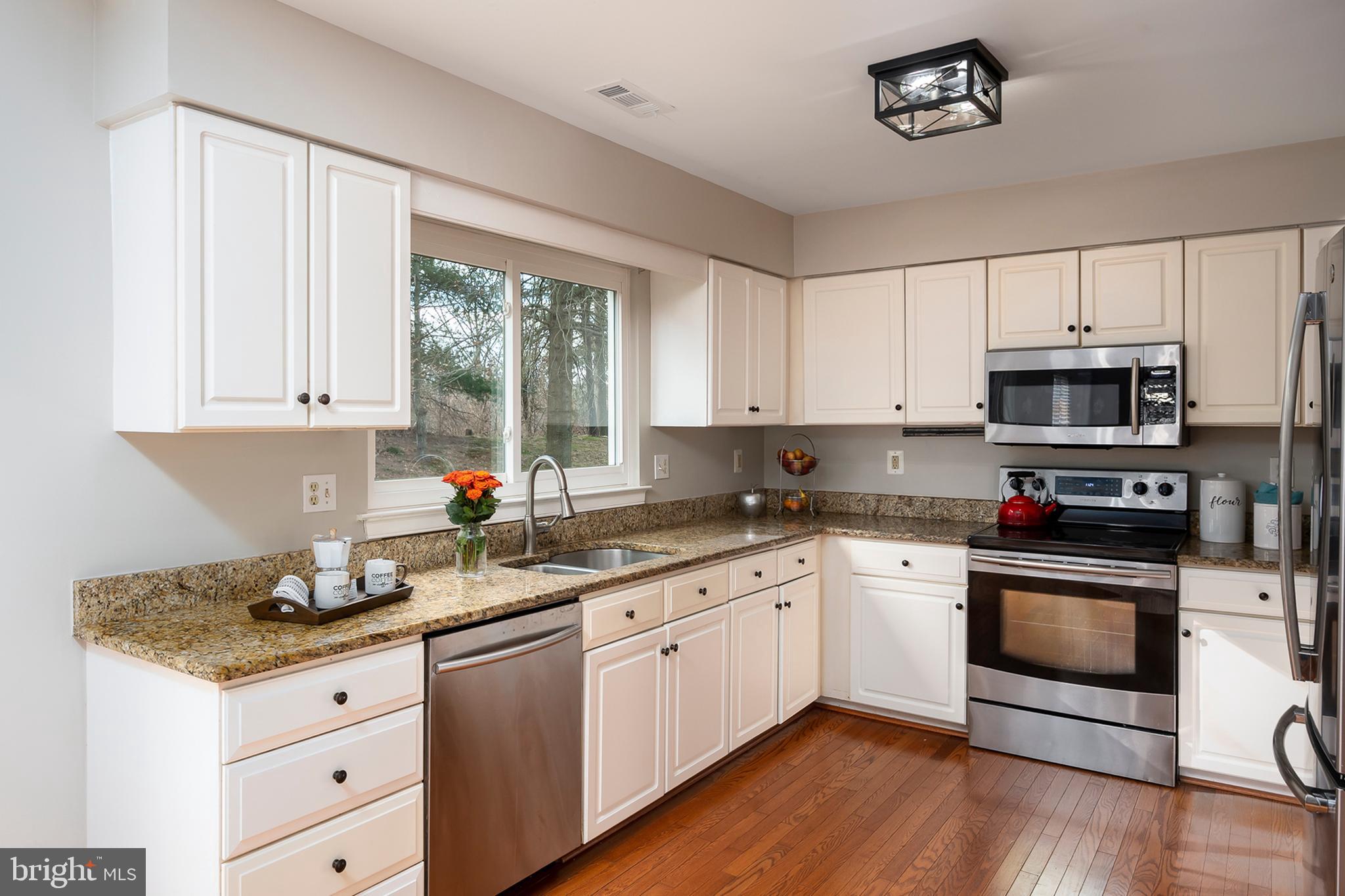 6482 Empty Song Road Columbia, MD 21044 - Photo 11 of 41 Kitchen (alt view)