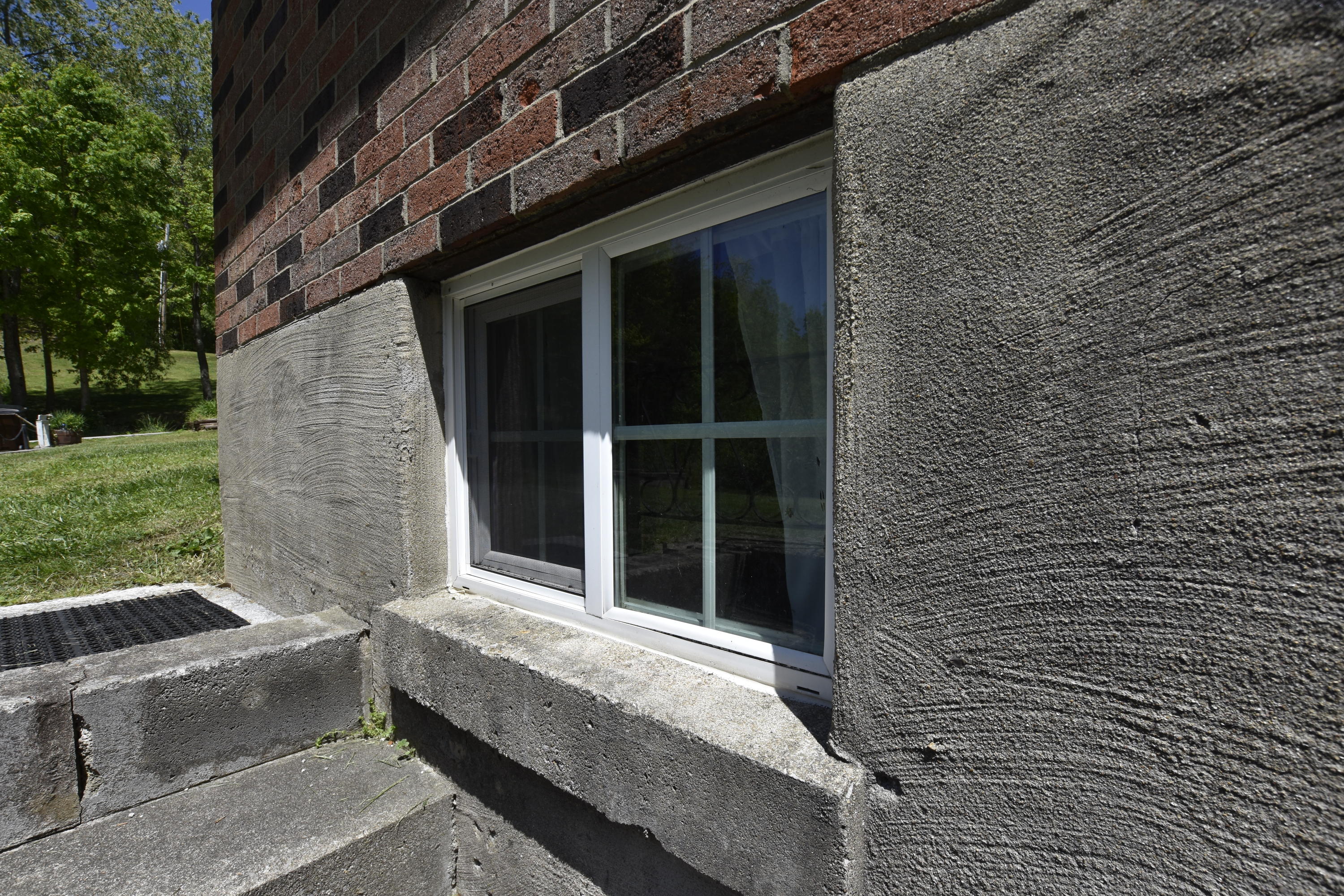 70 Robins Road Ravenna, KY 40472 - Photo 24 of 51 Outside entrance!