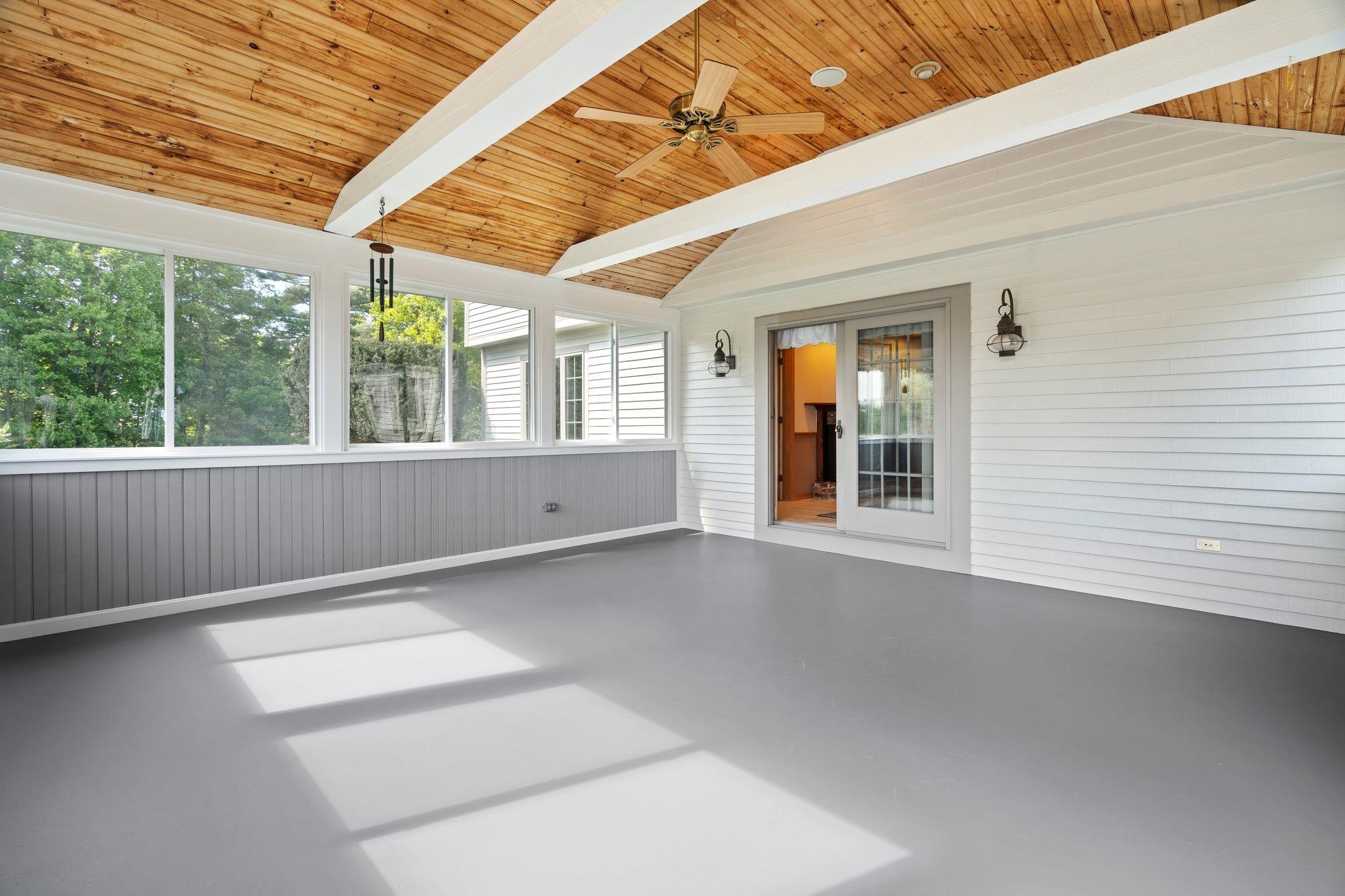 5 Putney Road Bow, NH 03304 - Photo 3 of 38