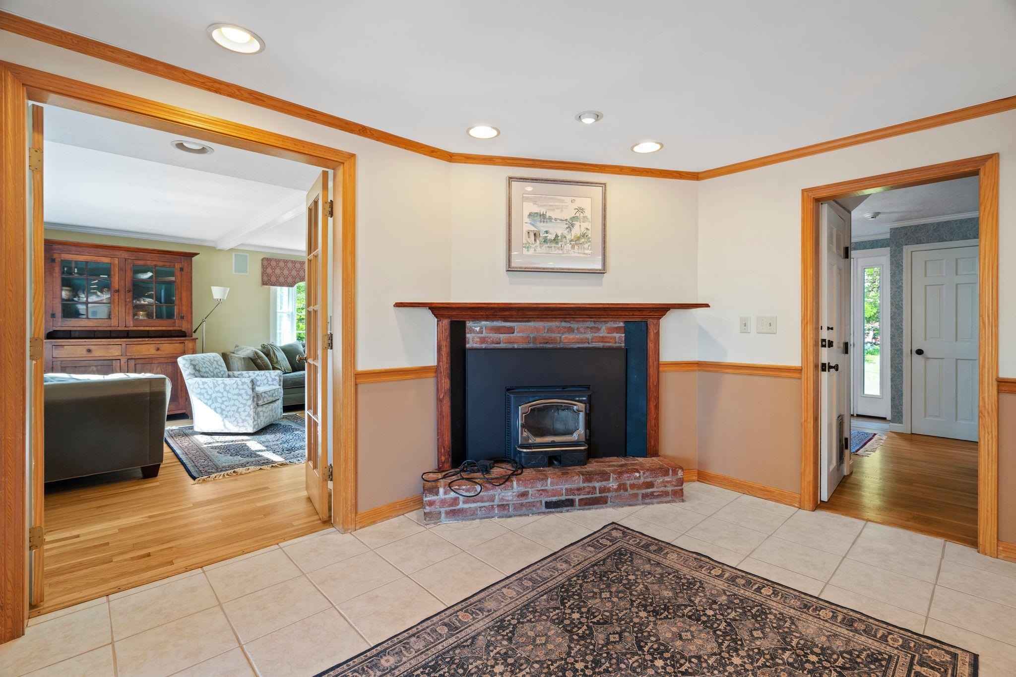 5 Putney Road Bow, NH 03304 - Photo 8 of 38